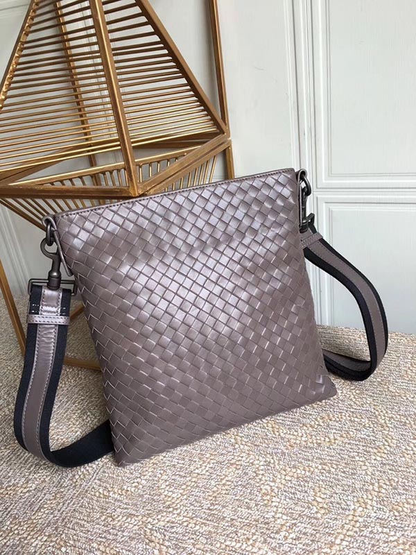 BOTTEGA VENETAコピー ショルダーバッグ メンズ バッグ ショルダー 普段づかい 革 レザー 通勤 バイク 仕事 自転車 276357-v465c-1569 - 商品画像 7