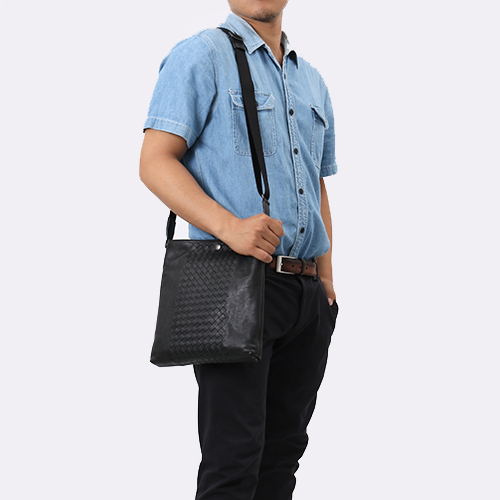 ボッテガヴェネタ(ボッテガ・ヴェネタ) BOTTEGA VENETA ショルダーバッグ イントレチャート ブラック 358956 VAKH1 1000 メンズ - 商品画像 9