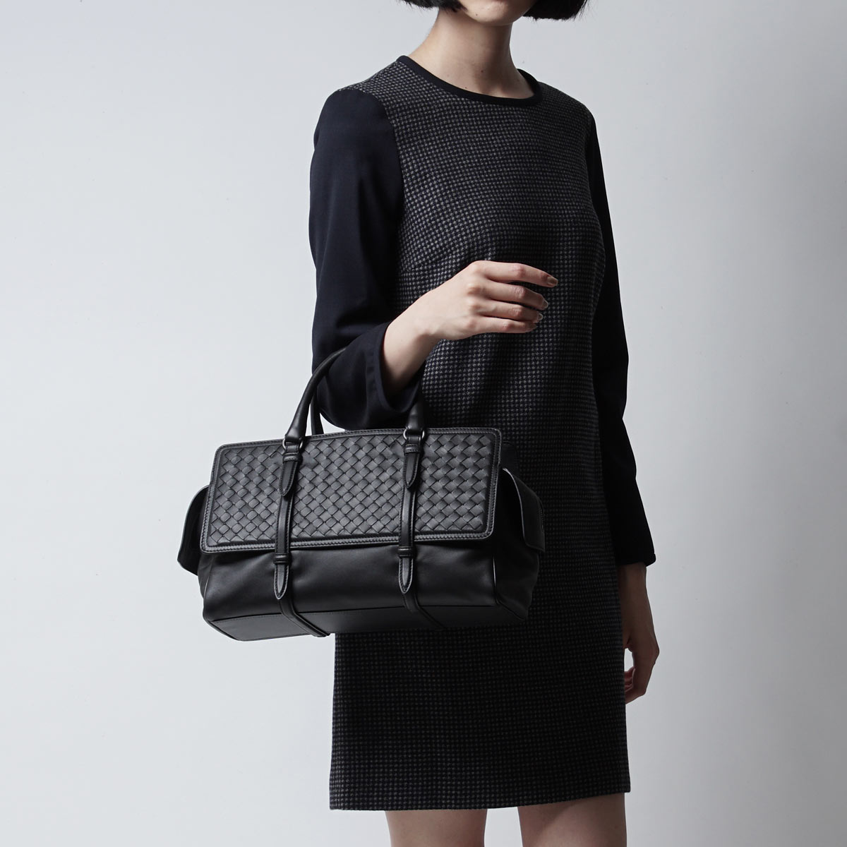 スーパーコピーBOTTEGA VENETA/ ハンドバッグ/NAPPA /ネロ ブラック系396449 vauq1 1000 レディース - 商品画像 4
