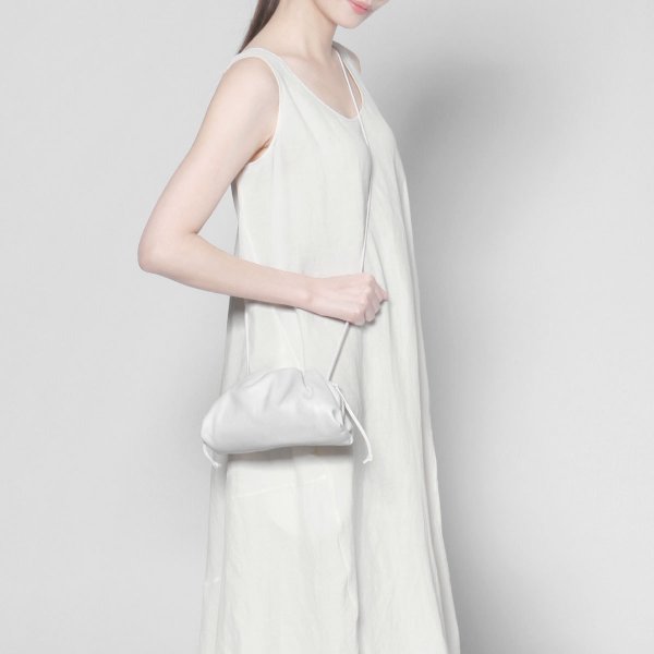 ボッテガ ヴェネタ ショルダーバッグ ミニ THE POUCH 20 ザ ポーチ 20 585852 VCP40 9143 - 商品画像 3