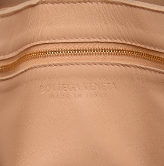 ボッテガヴェネタ BOTTEGA VENETA スムースレザー メッセンジャーバッグ ショルダーバッグ 649601 VMAY1 2700 - 商品画像 1