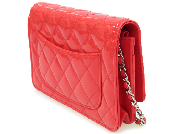シャネルコピー チェーンウォレット エナメル マトラッセ ココマーク キルティング 長財布 A33814 CHANEL 財布 - 商品画像 1