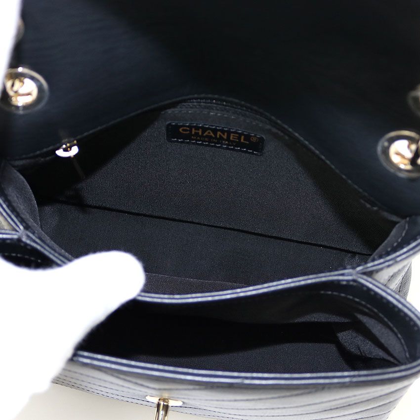 シャネルコピー 【CHANEL】シェブロン トップハンドル フラップバッグ スモール ブラック カーフスキン クラシック 2WAYハンドバッグ チェーンショルダーバッグ Vステッチ キルティング A57147 - 商品画像 9