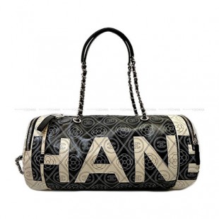 CHANELスーパーコピー シャネル カメリア&ココマーク ロゴ ボーリング チェーンバッグ 黒Xベージュ プリントキャンバスXカーフスキン A57428 - 商品画像 2