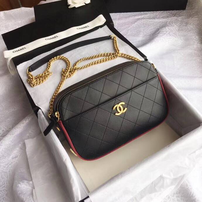 CHANELバッグスーパーコピー シャネル 18/19AW カメラケース ブラック＆バーガンディーA57575 Y83828 C1786 - 商品画像 4
