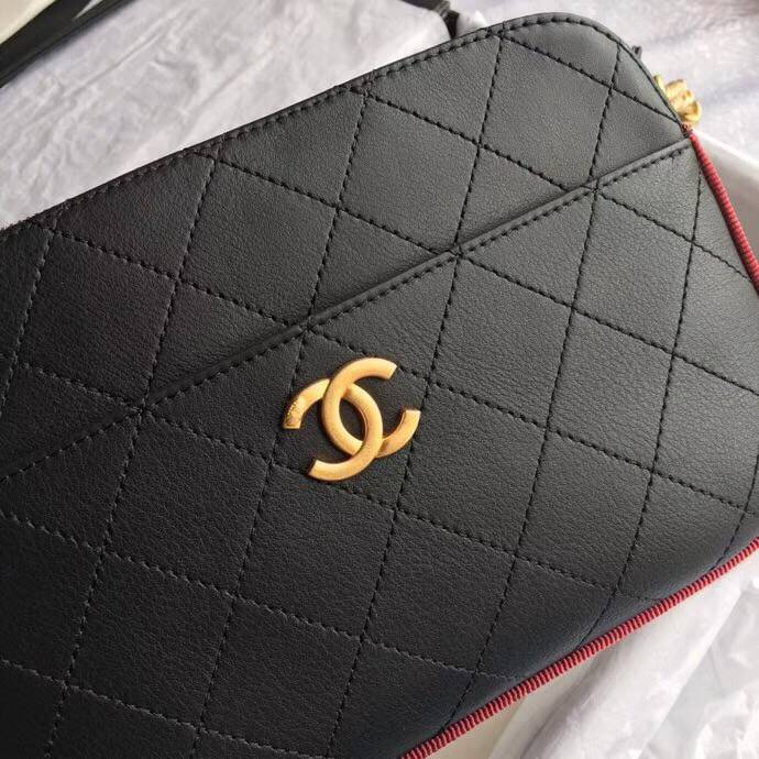 CHANELバッグスーパーコピー シャネル 18/19AW カメラケース ブラック＆バーガンディーA57575 Y83828 C1786 - 商品画像 9