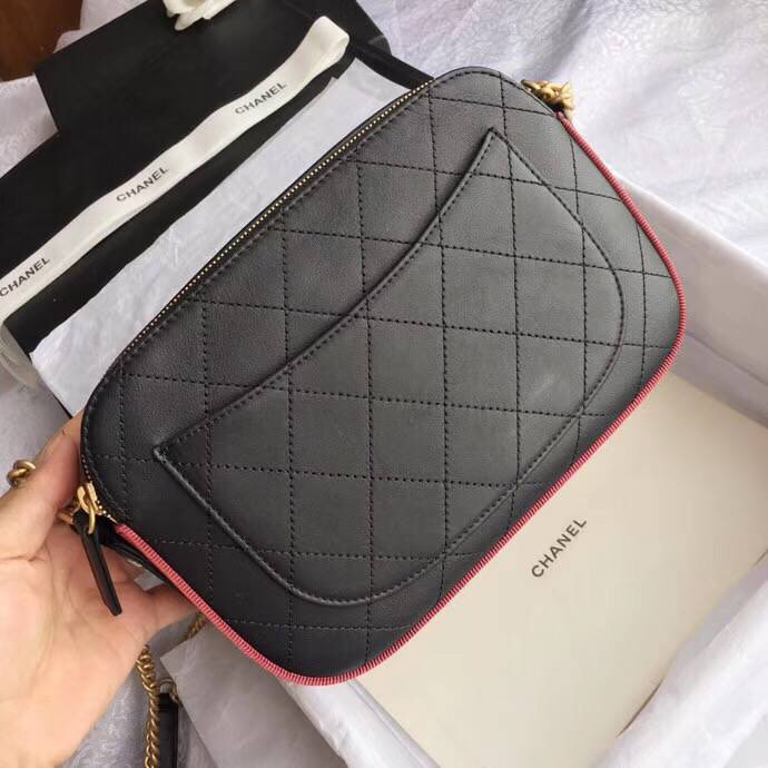 CHANELバッグスーパーコピー シャネル 18/19AW カメラケース ブラック＆バーガンディーA57575 Y83828 C1786 - 商品画像 5