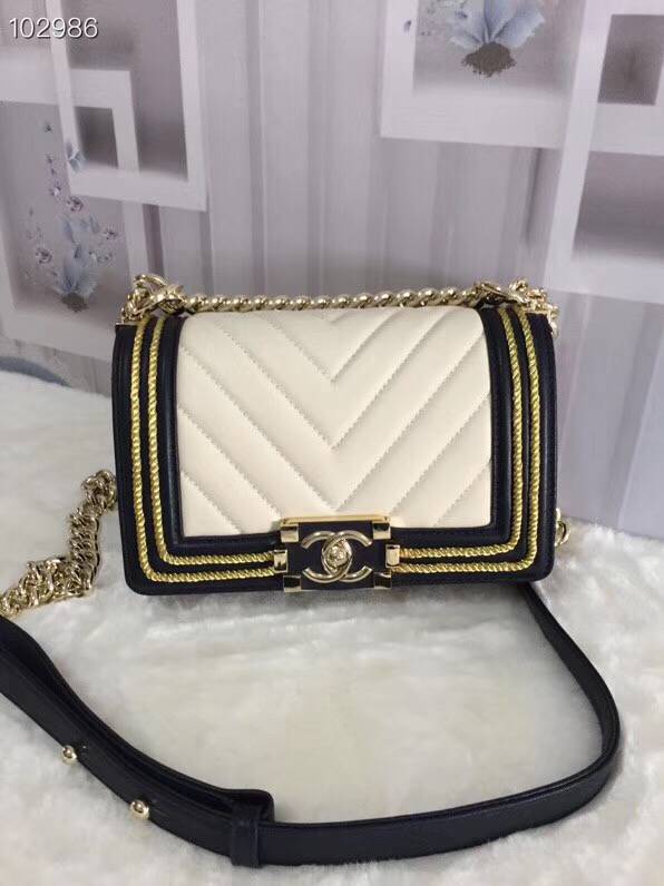 CHANELスーパーコピー シャネル 19Cクルーズコレクション BOY CHANEL スモール ハンドバッグ A67085 Y84156 C5638 - 商品画像 4