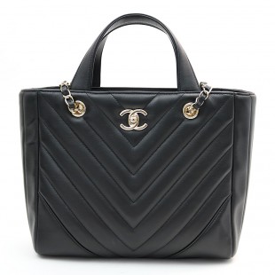 シャネルコピー 【CHANEL】シェブロン スモール ショッピングバッグ ブラック カーフスキン クラシック 2WAYチェーンショルダートート マトラッセ Vステッチ キルティング A91642 - 商品画像 2