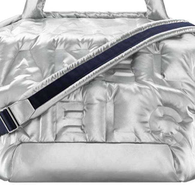 CHANELコピー ラージ ジップエンボスナイロンバッグ Silver A91935 Y82702 45002 - 商品画像 3