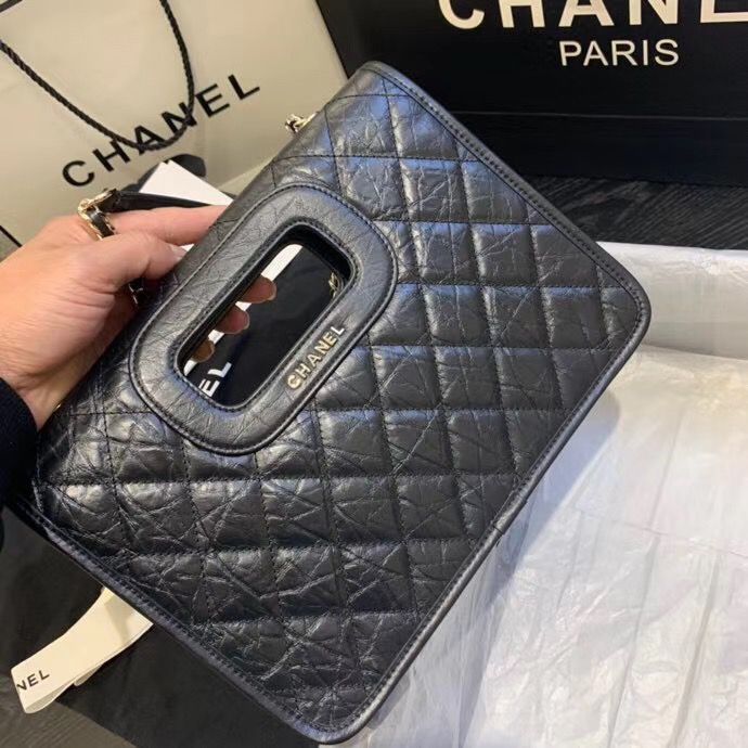CHANELコピー エイジド カーフスキンフラップ ミニバッグ チャーム 2WAY ロゴ AS1430 B02436 94305 - 商品画像 1