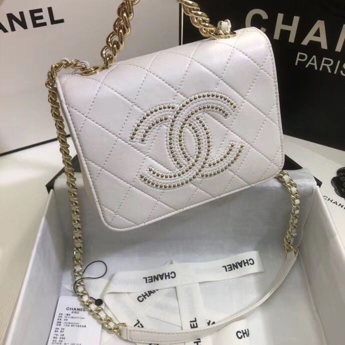 シャネルコピー CHANEL フラップ ショルダーバッグ CC ラム スタッズ パール 白 AS1514 B02377 10601 - 商品画像 4