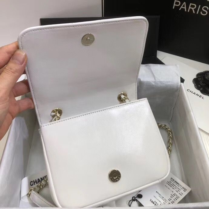 シャネルコピー CHANEL フラップ ショルダーバッグ CC ラム スタッズ パール 白 AS1514 B02377 10601 - 商品画像 6