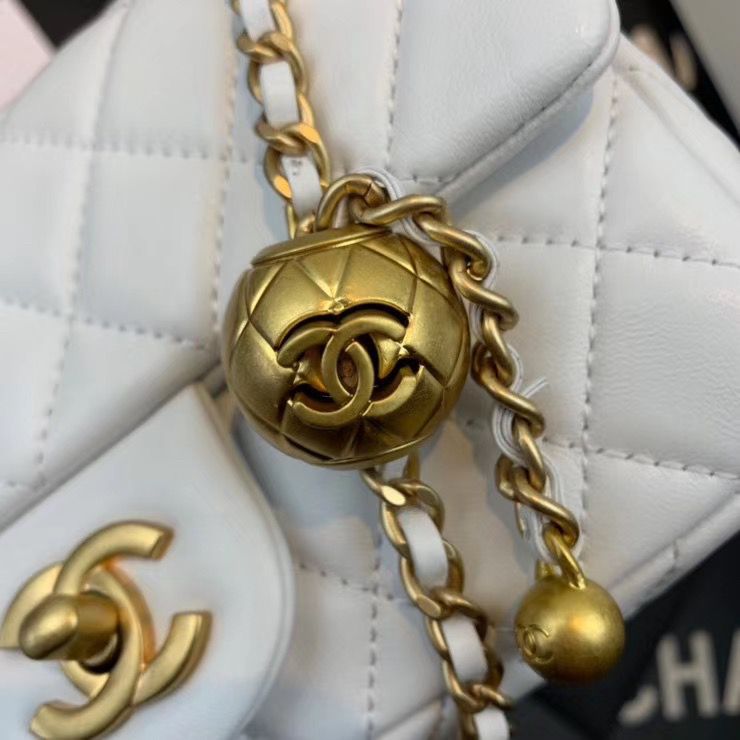 シャネル CHANEL マトラッセ ショルダーバッグ CCロゴ 白 AS1787 B02916 N6518 - 商品画像 1