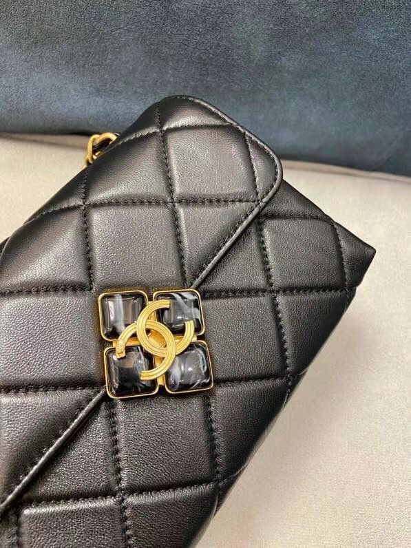 CHANELスーパーコピー ミニフラップバッグ レジン マトラッセ グリーン AS2633 B05977 94305 - 商品画像 5