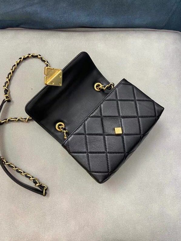 CHANELスーパーコピー ミニフラップバッグ レジン マトラッセ グリーン AS2633 B05977 94305 - 商品画像 3