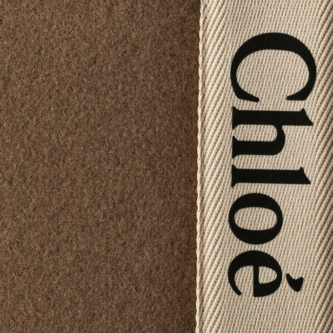 クロエスーパーコピー CHLOE トートバッグ WOODY LOGO ミディアム リボン付き リサイクルフェルト ブラウン系 CHC21WS383 F37 26E - 商品画像 1