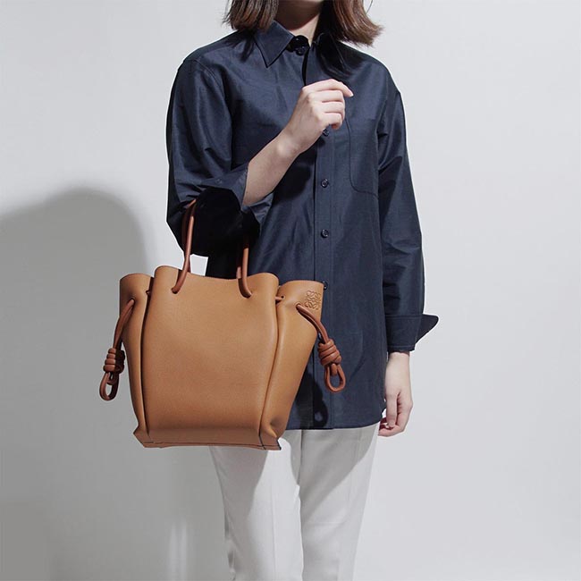 ロエベ LOEWE トートバッグ レディース ギフト プレゼント レザー 本革 通勤 32112 t31 3638 lightcaramel tan FLAMENCO KNOT フラメンコ ノット - 商品画像 3