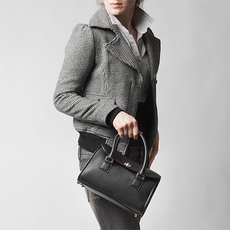 ロエベスーパーコピー レザーハンドバッグ(2WAY仕様) ALAMO 329.84.D80 1100 ブラック32984 d80 1100 レディース - 商品画像 5