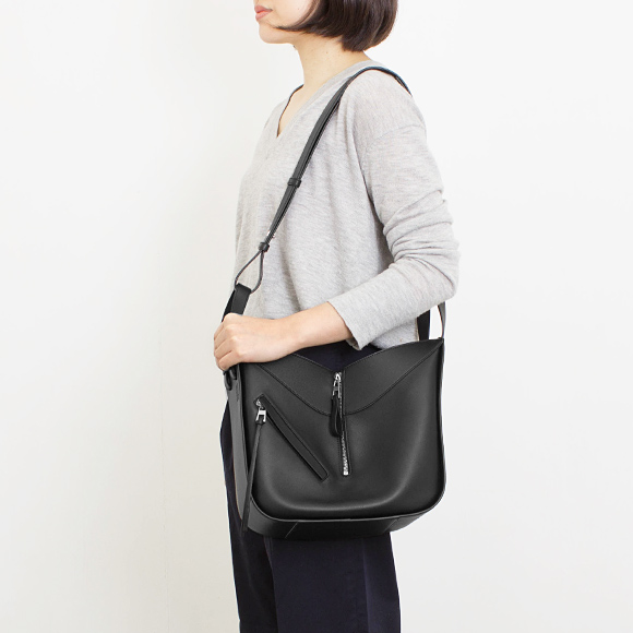 ロエベ LOEWE バッグ レディース 2WAYショルダーバッグ HAMMOCK SMALL BAG [ハンモック スモールバッグ] ブラック 黒 38730 S35 1100 BLACK - 商品画像 9