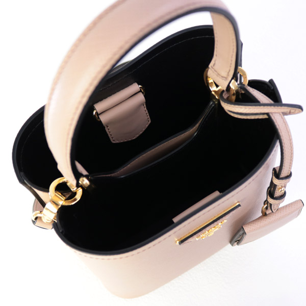 プラダコピー PRADA バッグ パニエ スモール SAFFIANO CUIR+C ショルダー付き 2WAY ハンドバッグ ピンクベージュ×ブラック 1BA217 2ERX F0UDW CIPRIA/NERO - 商品画像 1