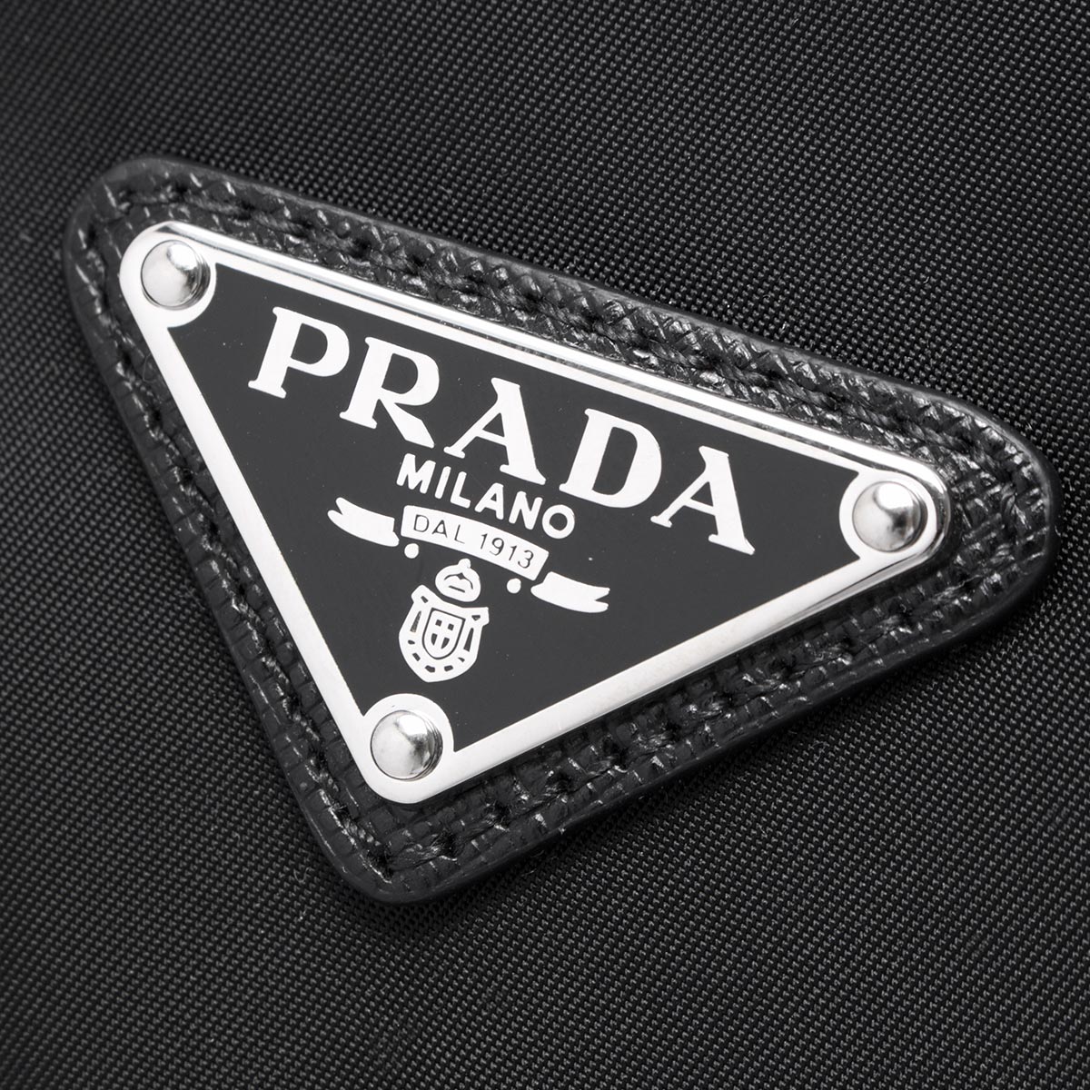 プラダコピー PRADA ショルダーバッグ ヴェラ/VELA 三角ロゴプレート ブラック 1BD953 V44 F0002 V OOO メンズ レディース - 商品画像 1