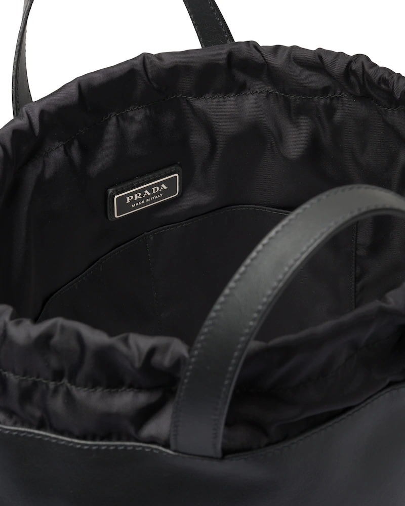 PRADAスーパーコピー レザー バックパック リュックパック ブラック シンプル 2VZ035_2BYA_F0002 - 商品画像 1