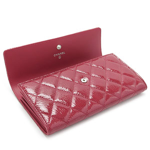 シャネルスーパーコピーCHANEL 二つ折りフラップ ココマーク キルティング パテントレザー レッド系 A69351 Y25149 0A468 - 商品画像 4