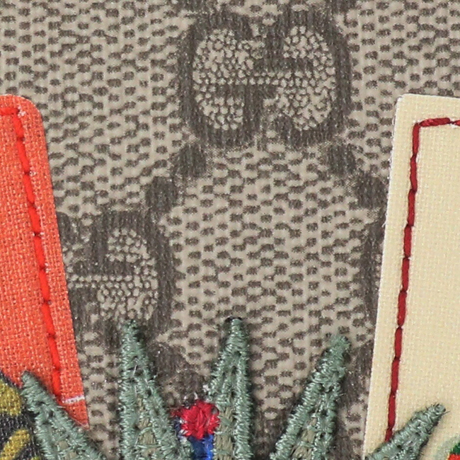 GUCCIスーパーコピー グッチ COURRIERワッペンラウンド長財布 473909 K9GQT 8899 ベージュ コンビ - 商品画像 1